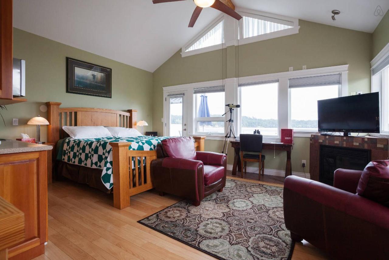 Birds Of A Feather Victoria Oceanfront Studio Suites Colwood 外观 照片