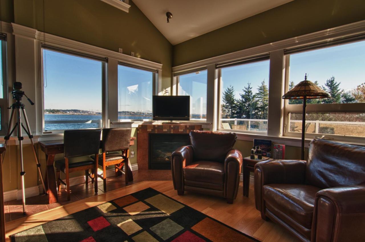 Birds Of A Feather Victoria Oceanfront Studio Suites Colwood 外观 照片