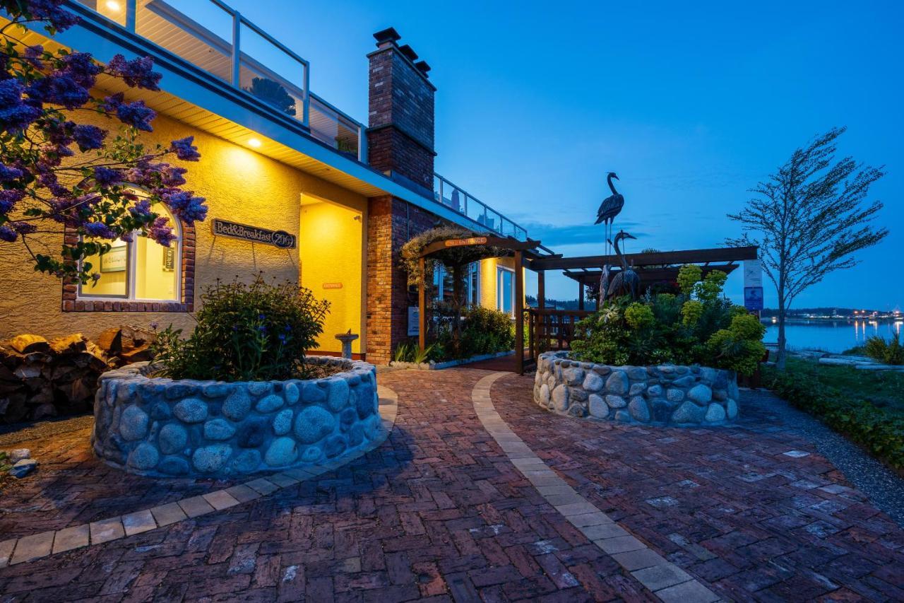 Birds Of A Feather Victoria Oceanfront Studio Suites Colwood 外观 照片