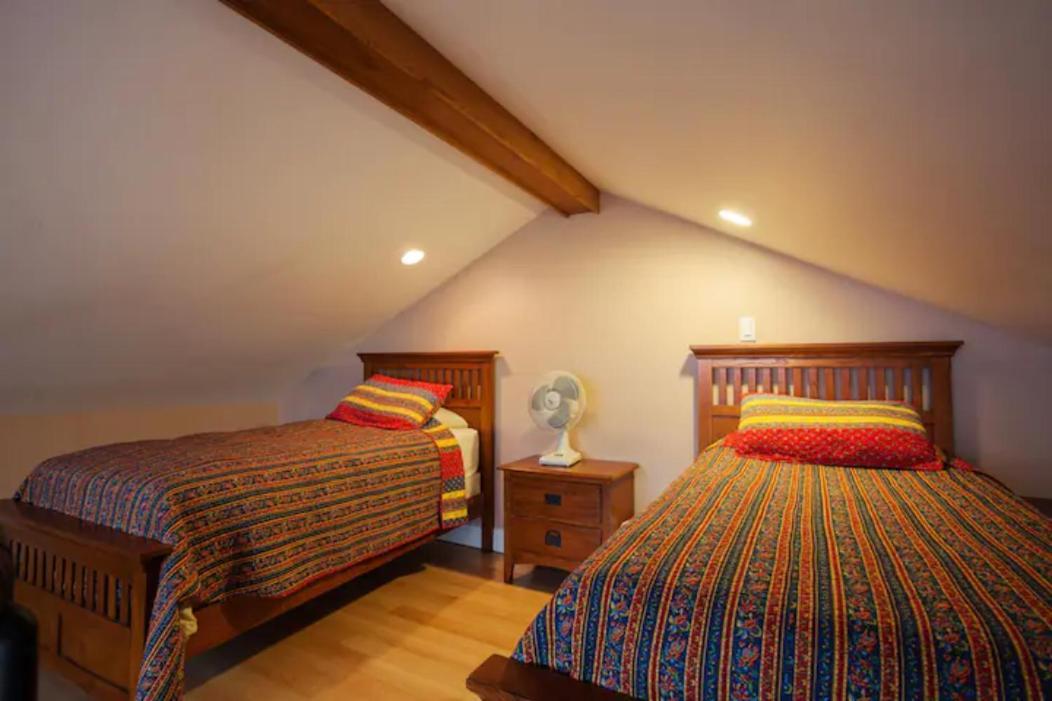 Birds Of A Feather Victoria Oceanfront Studio Suites Colwood 外观 照片