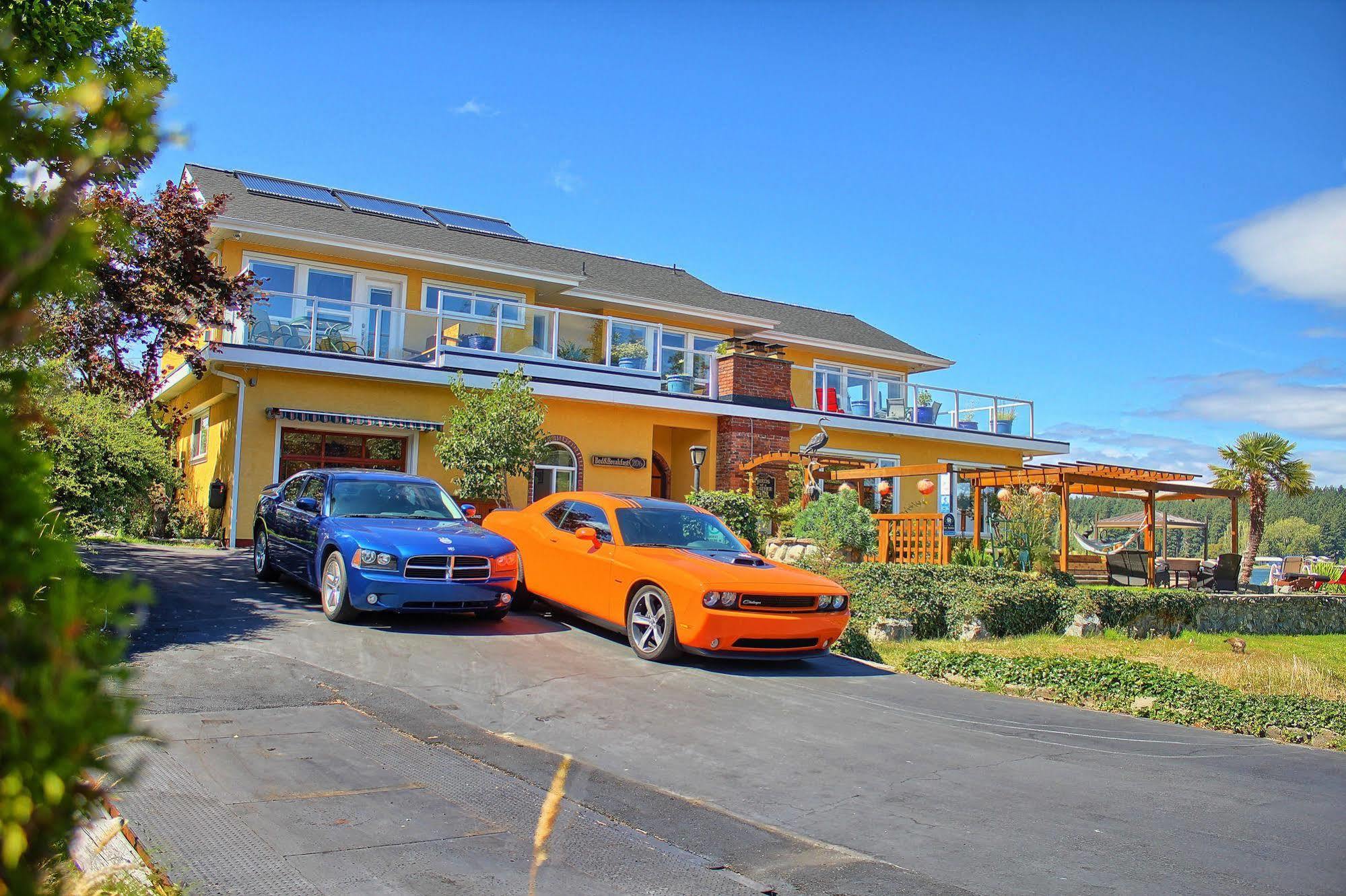 Birds Of A Feather Victoria Oceanfront Studio Suites Colwood 外观 照片