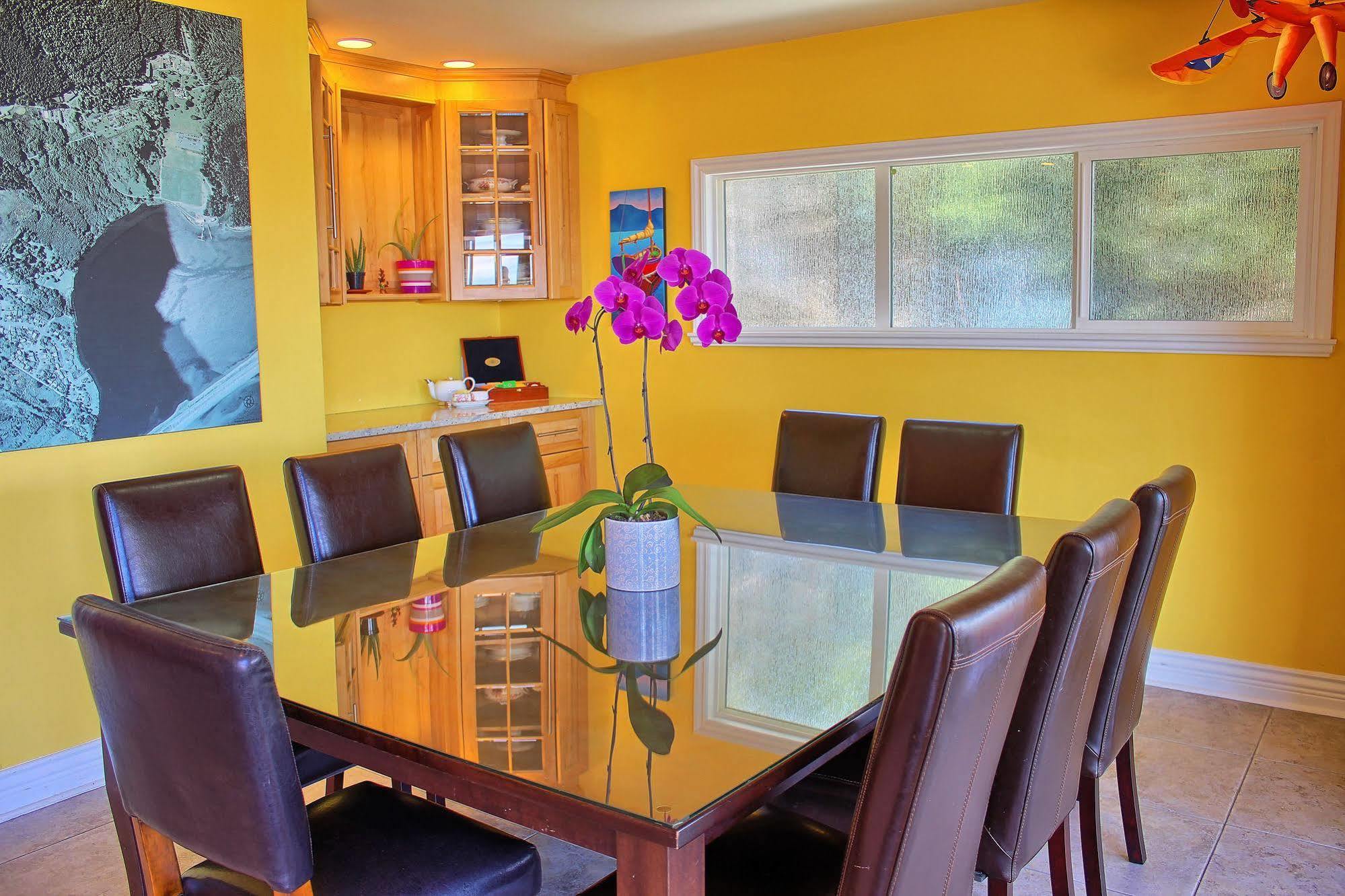 Birds Of A Feather Victoria Oceanfront Studio Suites Colwood 外观 照片